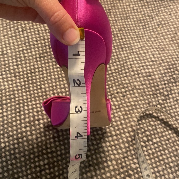 Manolo blahnik pink satin shoes size 7. - Picture 6 of 6